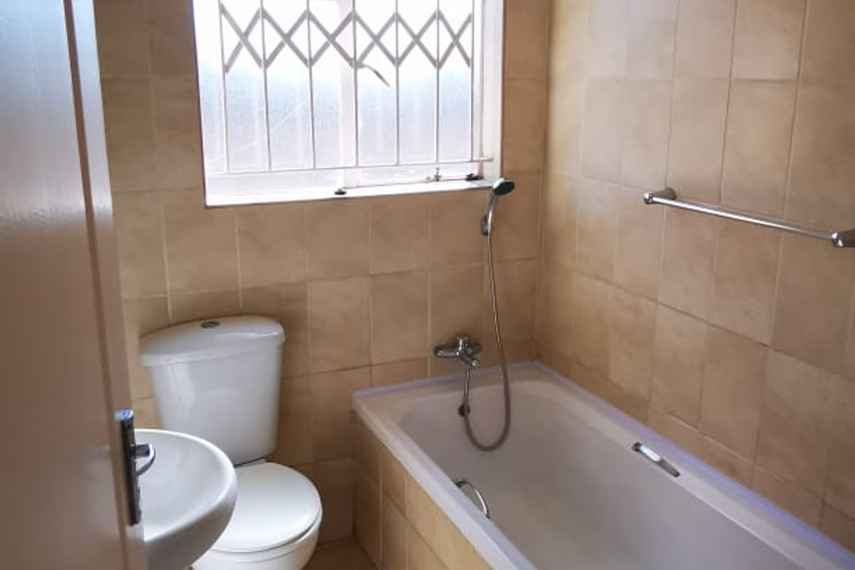 Stunning 2 bedroom upstairs in Dal Grande, Brakpan, Dalpark Ext 9 - Photo 3