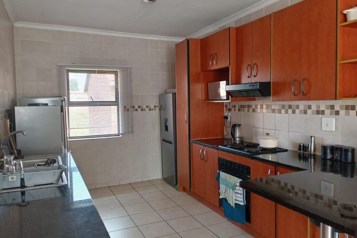 Modern 2-bedroom apartment in a secure  complex - Photo 4