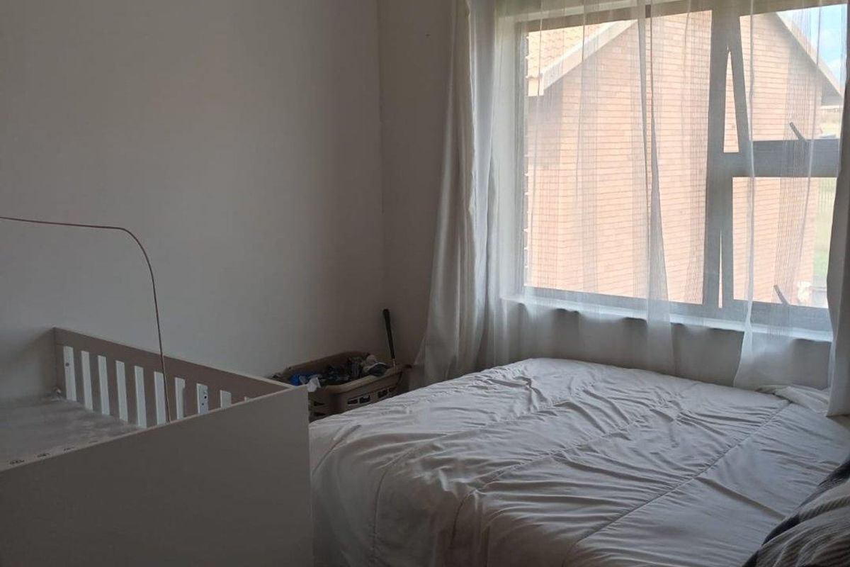 Modern 2-bedroom apartment in a secure  complex - Photo 5