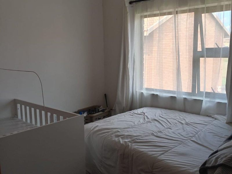 Modern 2-bedroom apartment in a secure  complex - Photo 5