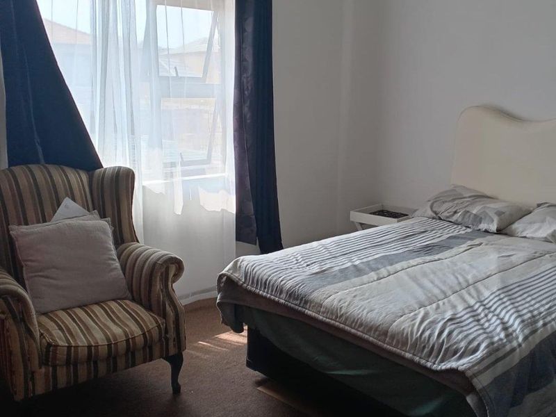 Modern 2-bedroom apartment in a secure  complex - Photo 6