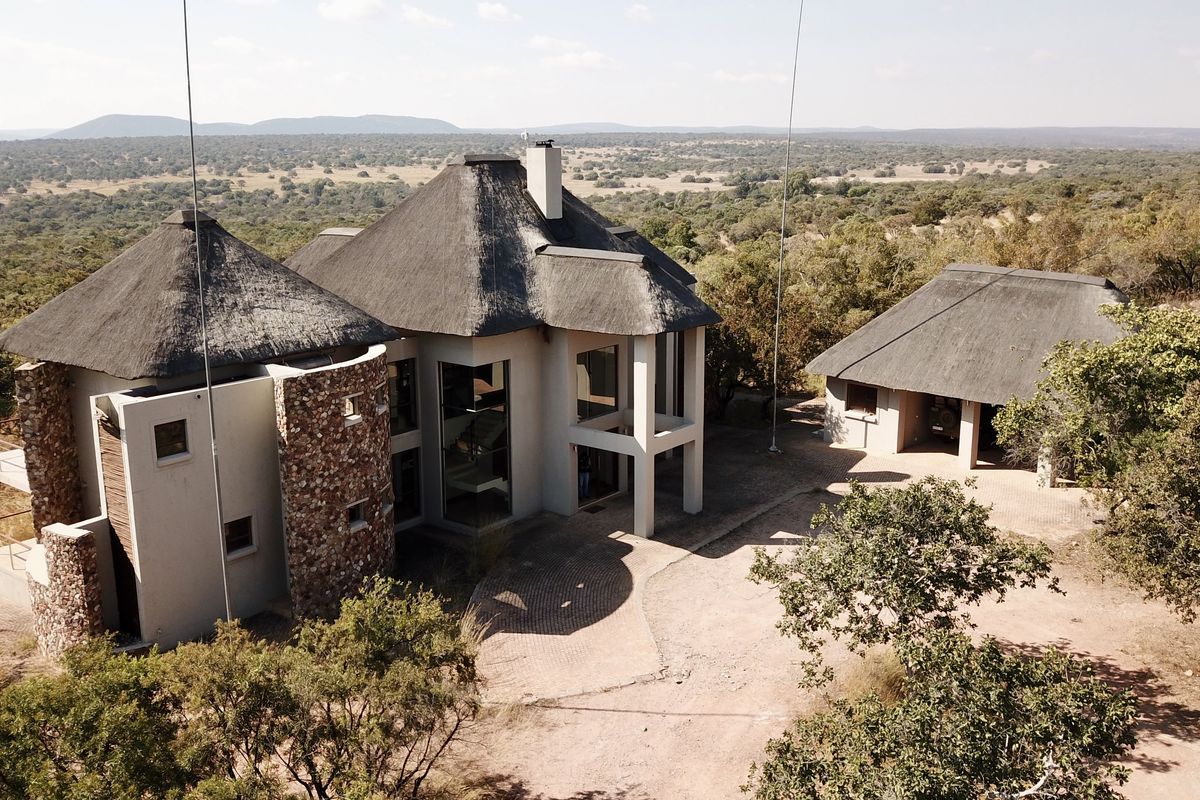 Panoramic Mountain-View Retreat in Morkels, Zebula Golf Estate - Photo 4