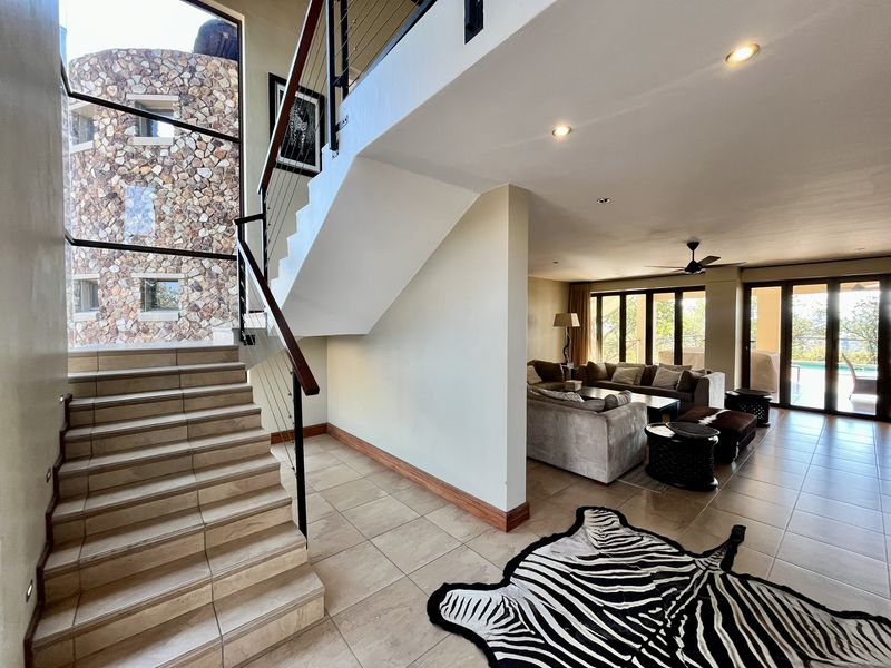 Panoramic Mountain-View Retreat in Morkels, Zebula Golf Estate - Photo 5