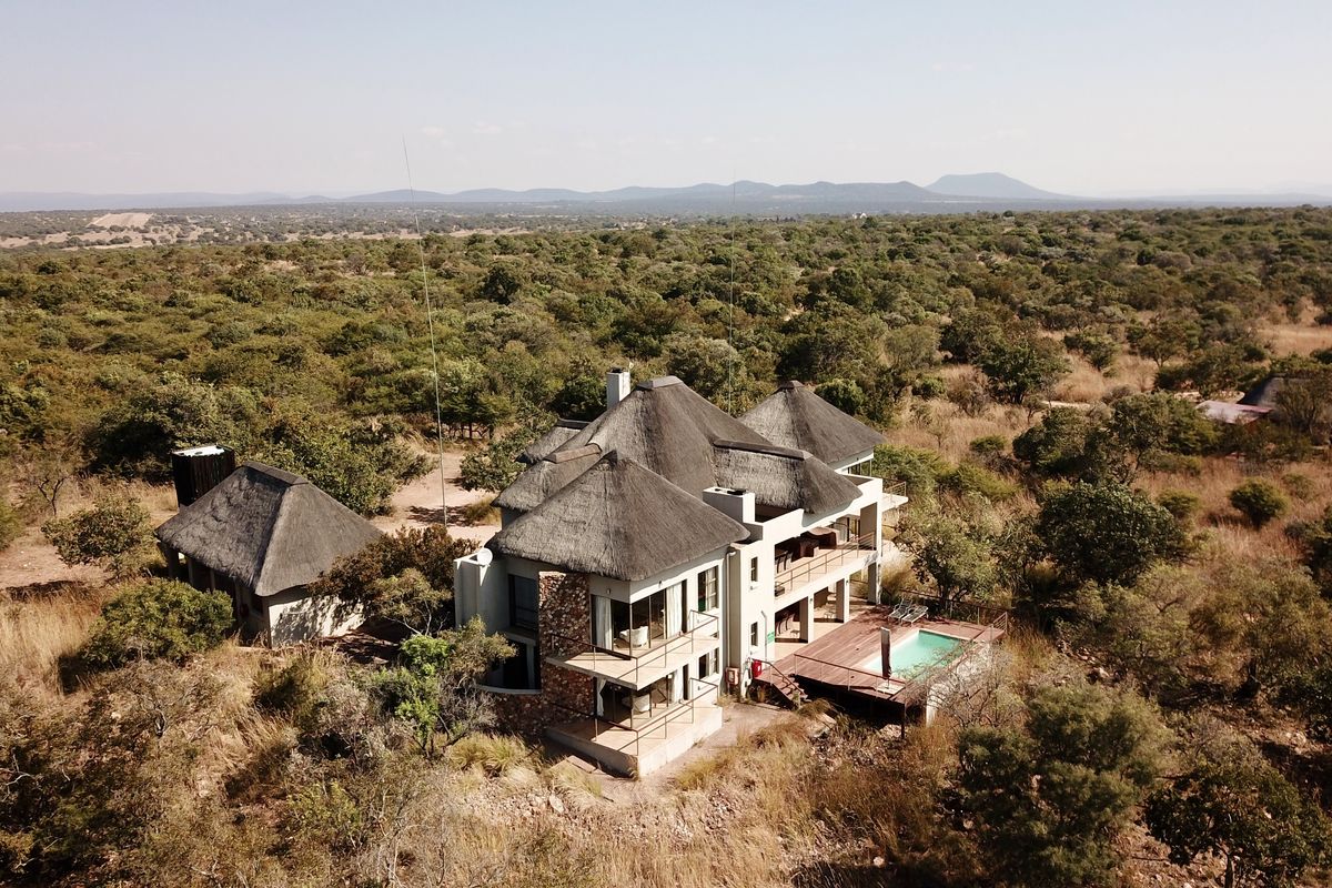 Panoramic Mountain-View Retreat in Morkels, Zebula Golf Estate - Photo 3