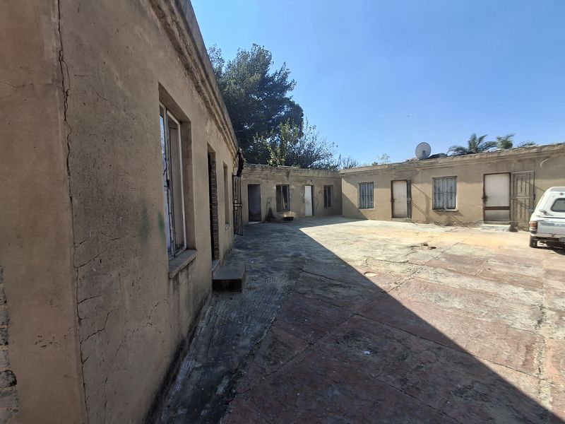 3 bedrooms house with Excellent Rental Income - Photo 6