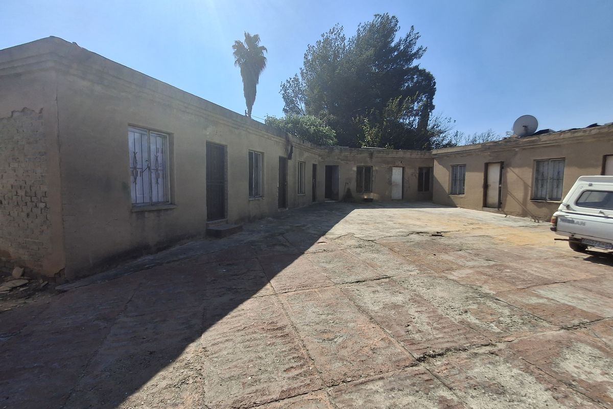 3 bedrooms house with Excellent Rental Income - Photo 5