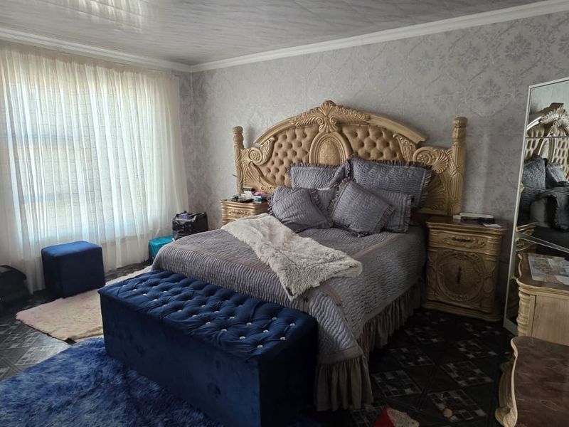 A Masterpiece in the Making - Photo 10