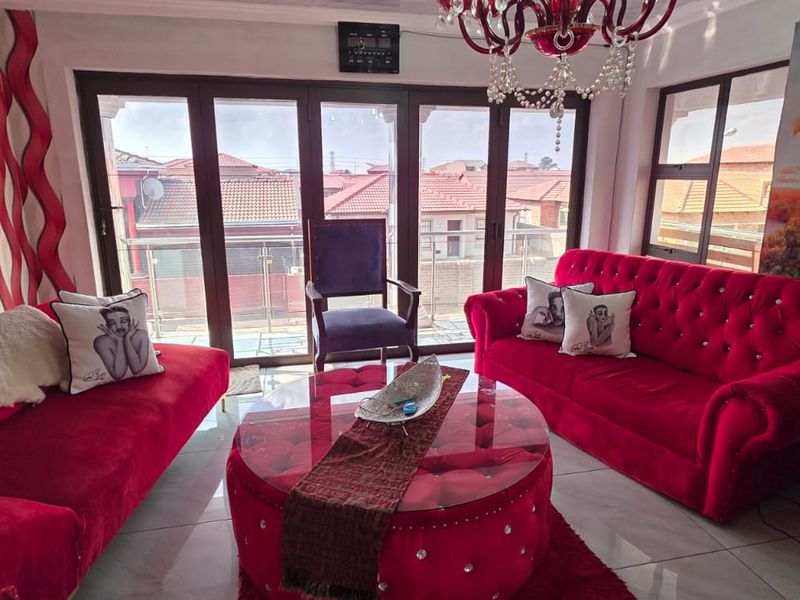 A Masterpiece in the Making - Photo 7