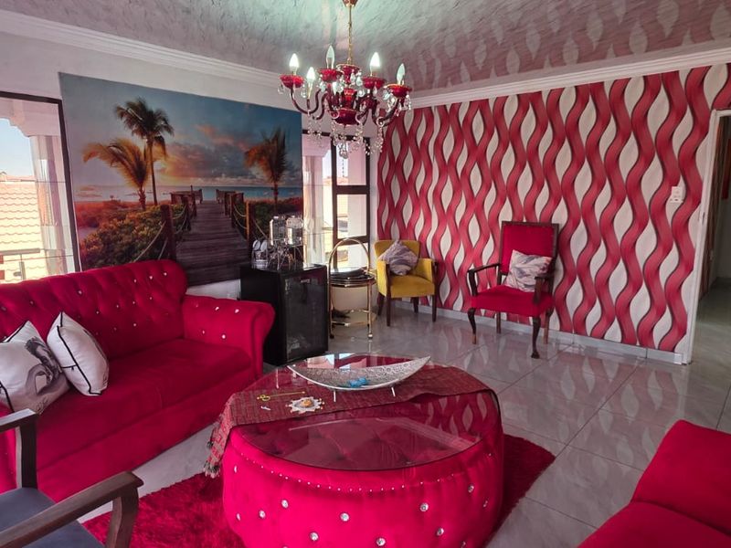 A Masterpiece in the Making - Photo 6