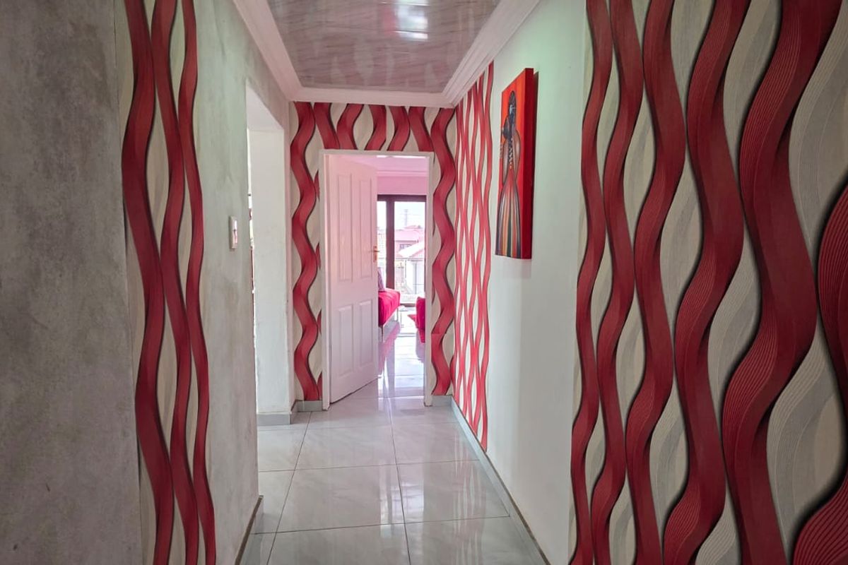 A Masterpiece in the Making - Photo 5