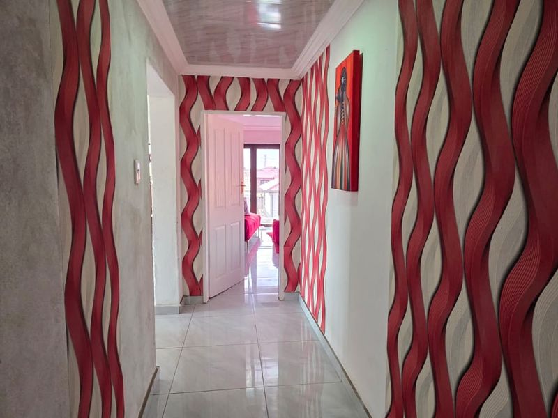 A Masterpiece in the Making - Photo 5