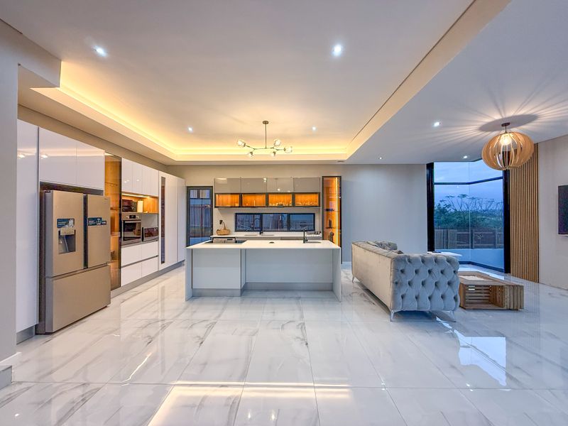 Modern Elegance in Palm Lakes Estate - Photo 7