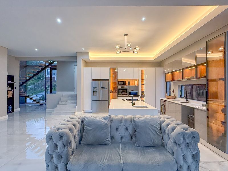 Modern Elegance in Palm Lakes Estate - Photo 2