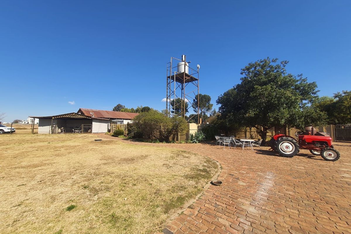 Magnificent Plot Flatlet and 2 Income Based Properties With Endless Potential Close To Roshnee - Photo 5