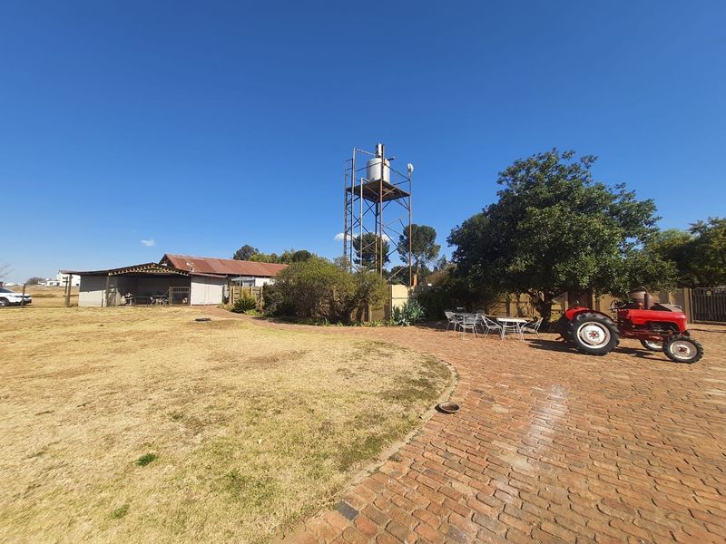 Magnificent Plot Flatlet and 2 Income Based Properties With Endless Potential Close To Roshnee - Photo 5