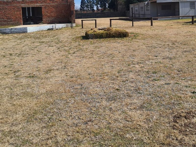 Magnificent Plot Flatlet and 2 Income Based Properties With Endless Potential Close To Roshnee - Photo 3