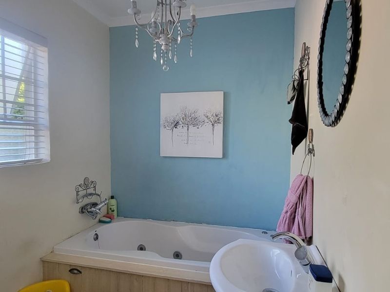 Welcome to this well appointed double-storey townhouse, offering the perfect blend of style, comfort - Photo 4