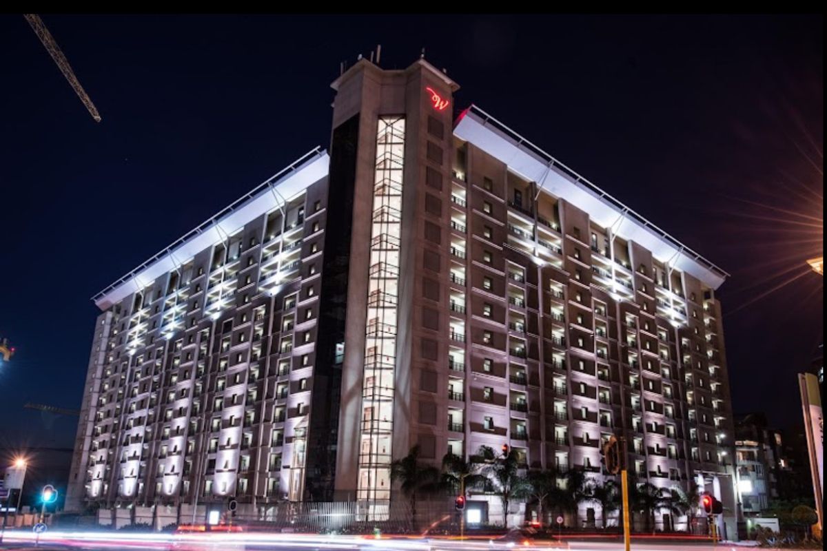 Stunning Furnished Penthouse in Sandton - Photo 2