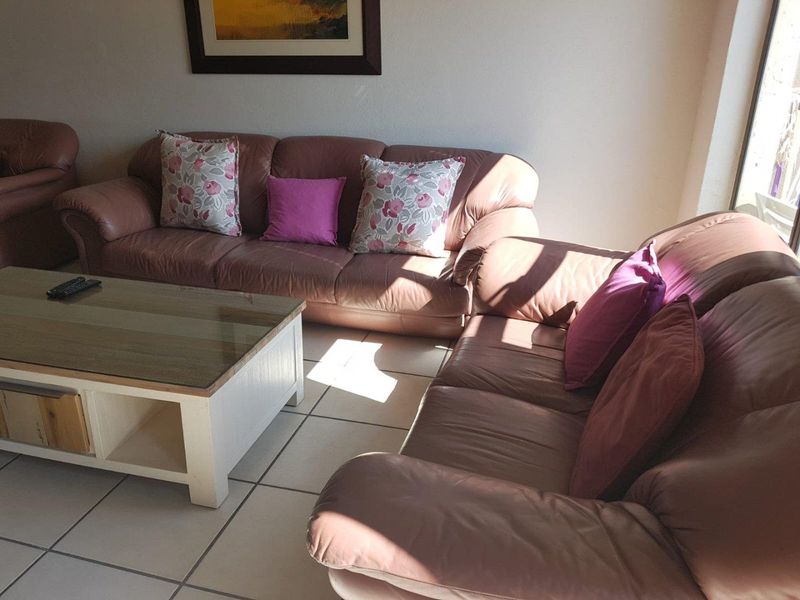 Stunning Furnished Penthouse in Sandton - Photo 4