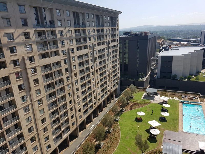 Stunning Furnished Penthouse in Sandton - Photo 3