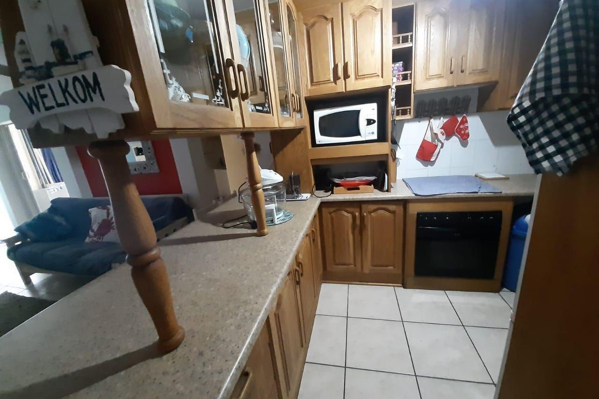 Rare Gem on the Banks of the Hartenbos River! - Photo 3