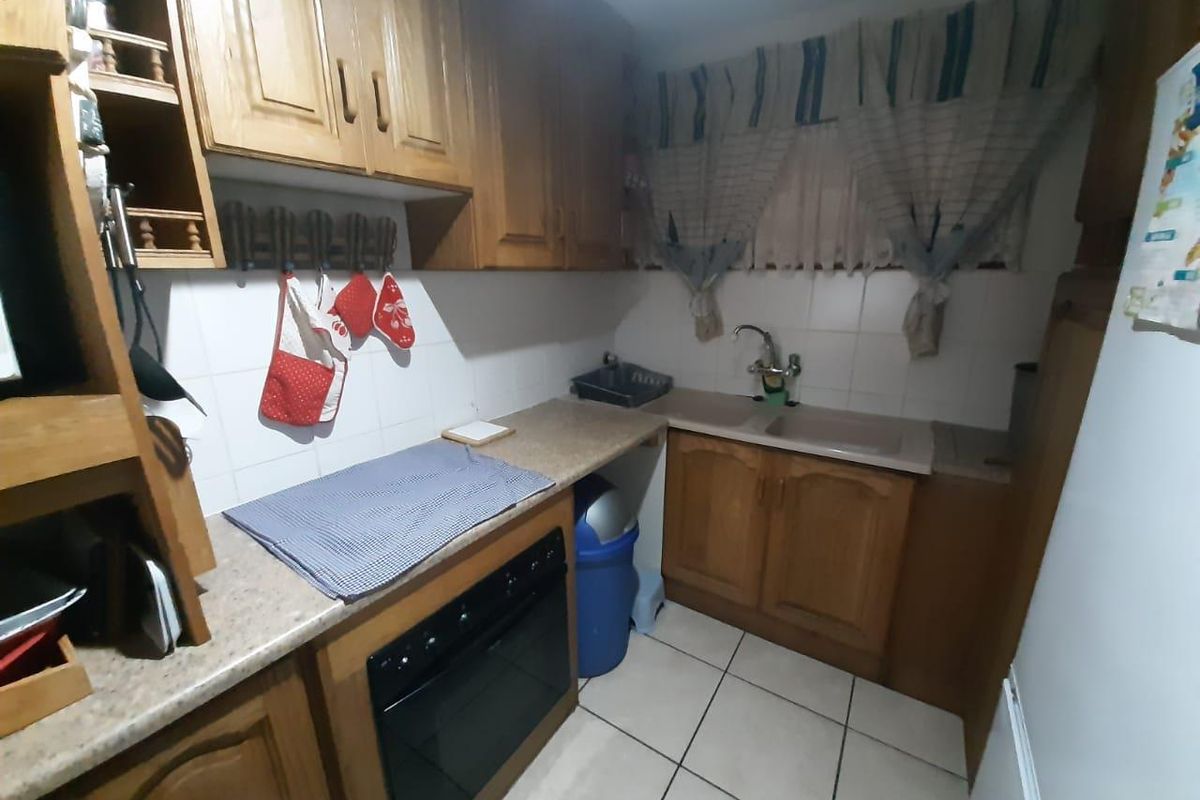 Rare Gem on the Banks of the Hartenbos River! - Photo 4