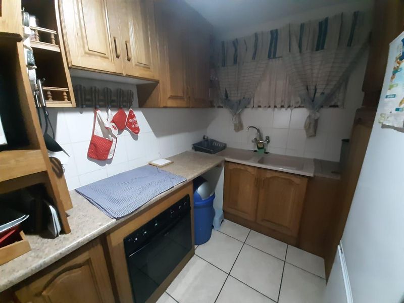 Rare Gem on the Banks of the Hartenbos River! - Photo 4