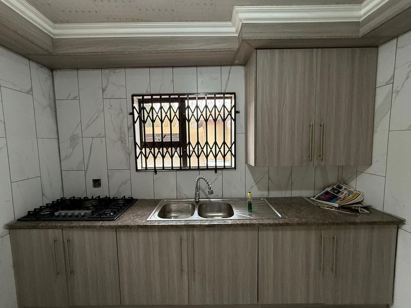 Don’t miss out on this lovely 5 bedroom home in Waldrift , Vereeniging - Photo 5