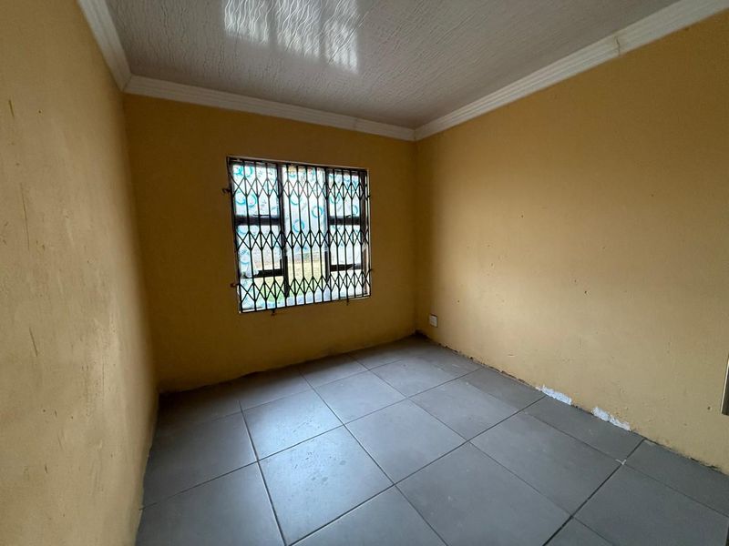 Don’t miss out on this lovely 5 bedroom home in Waldrift , Vereeniging - Photo 10