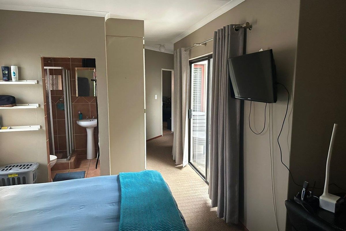 Private apartment In Northworld - Photo 4