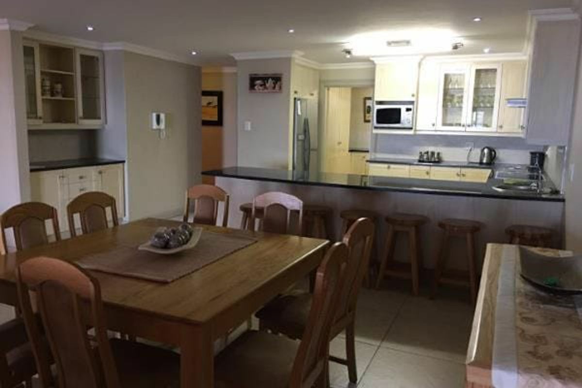 Luxurious furnished apartment in Jeffreys Bay - Photo 3