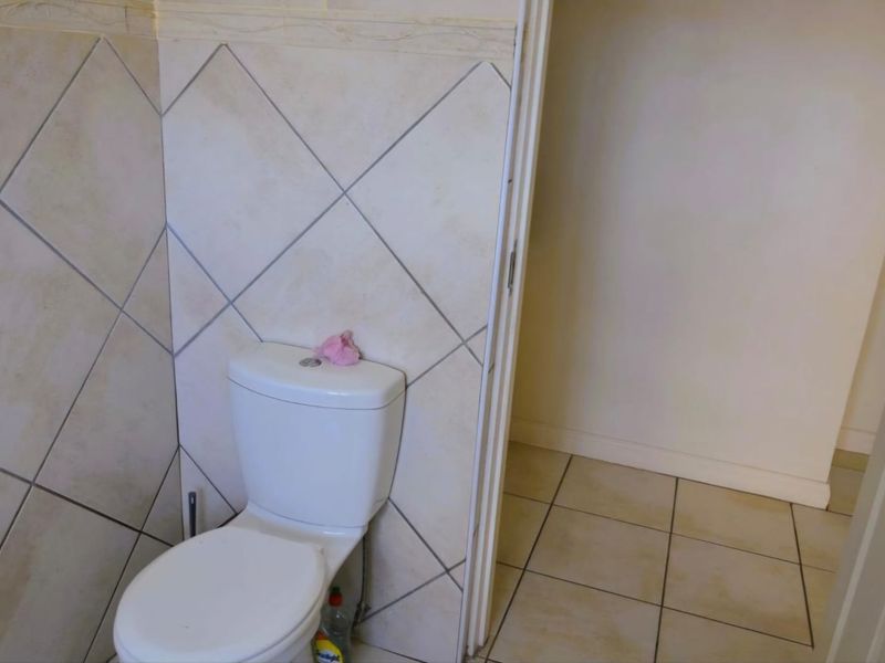 3 Bedroom Duplex unit - Photo 10