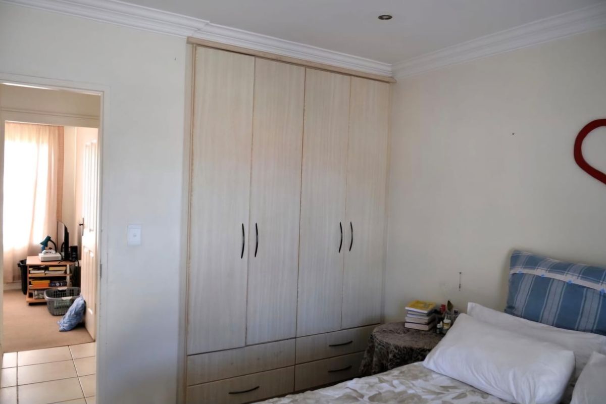 3 Bedroom Duplex unit - Photo 5