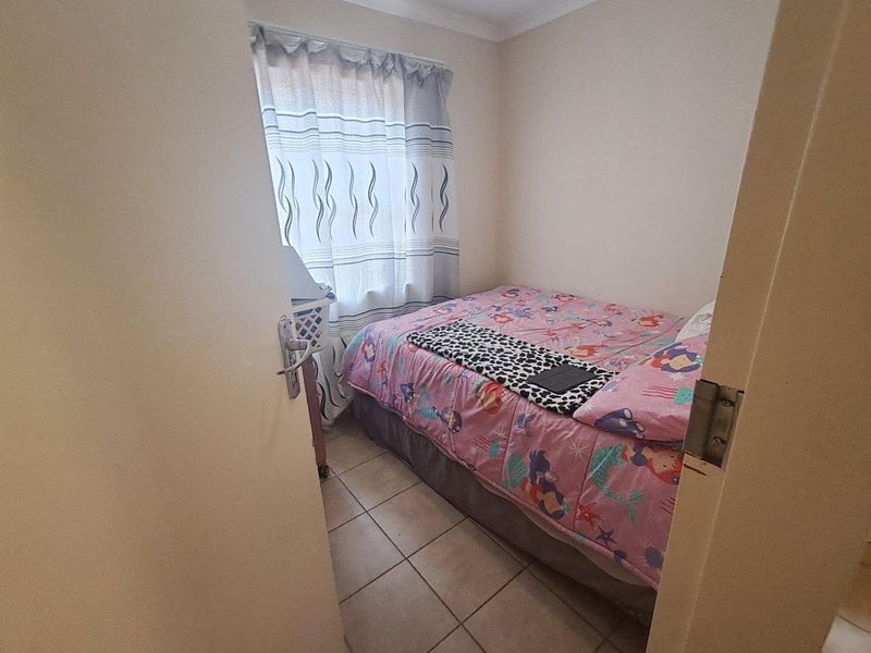 Three bedroom for sale in thatch hill - Photo 8