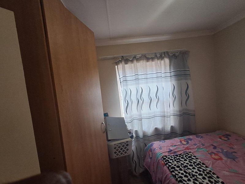 Three bedroom for sale in thatch hill - Photo 7