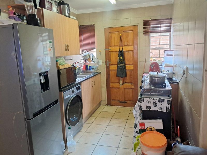 Three bedroom for sale in thatch hill - Photo 6