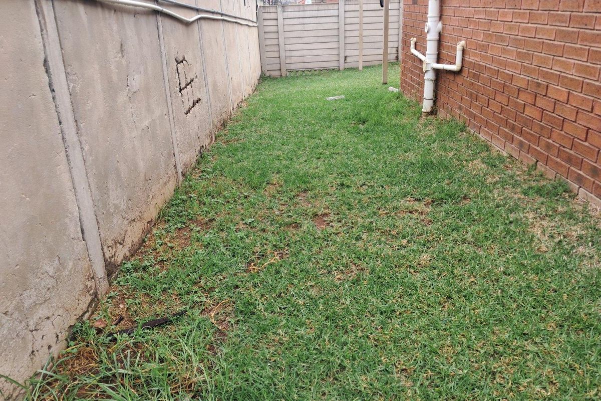 Three bedroom for sale in thatch hill - Photo 3