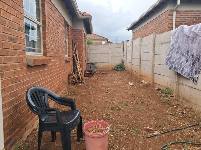 Three bedroom for sale in thatch hill - Photo 4