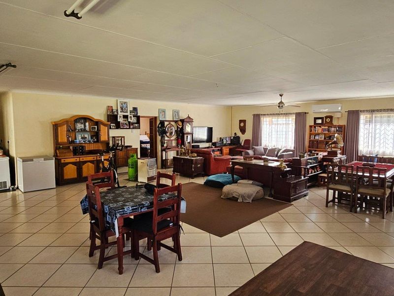 Exclusive Dual-Home Estate for Sale in Welgelegen – Multi-Generational Living Meets Investment Pot - Photo 7