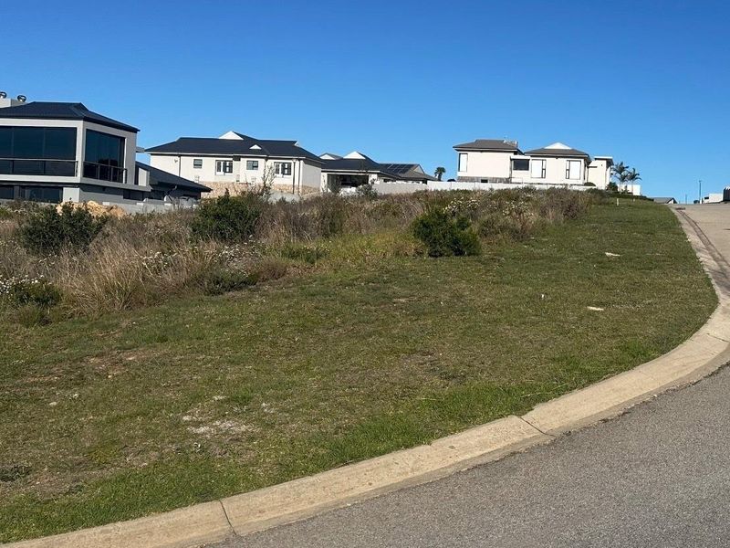 Prime Corner Stand in Blue Water Estate â Exceptional Location & Security - Photo 2