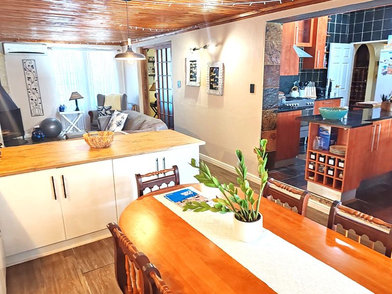 5 Bedroom House in Bothasrus - Photo 8