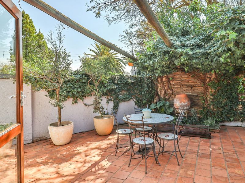 Charming Simplex in Prime Fourways Location - Photo 2