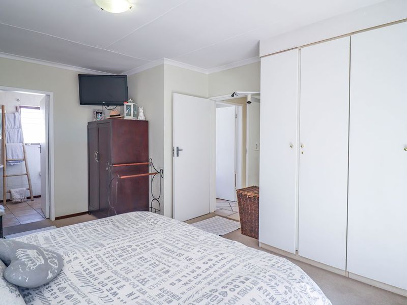 Charming Simplex in Prime Fourways Location - Photo 10