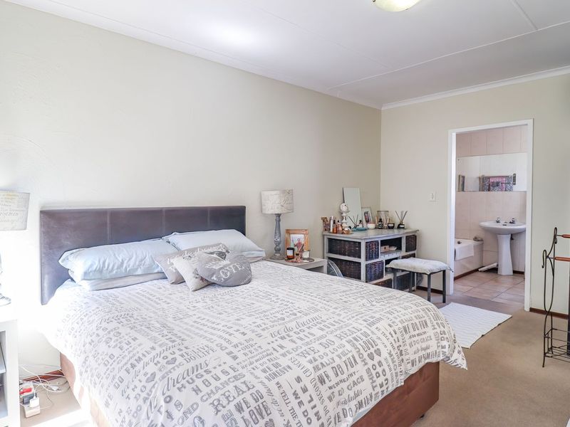 Charming Simplex in Prime Fourways Location - Photo 9