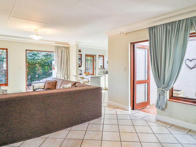 Charming Simplex in Prime Fourways Location - Photo 3