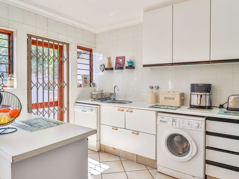 Charming Simplex in Prime Fourways Location - Photo 4