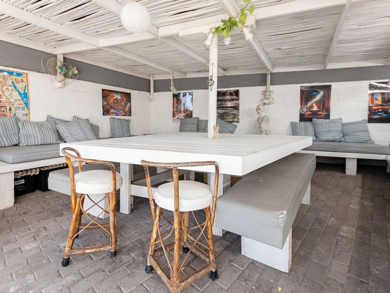 Established 8-bedroom guesthouse with flat, salon and sea views in Country Club - Photo 10