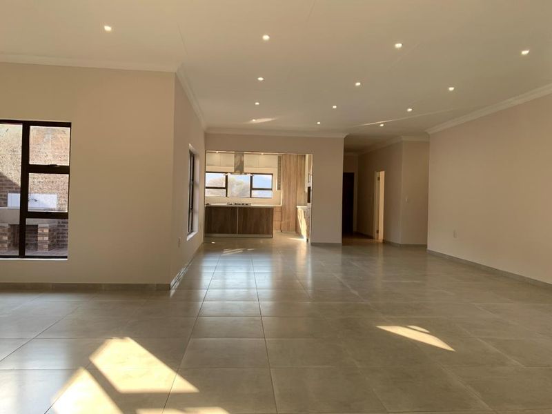 Classic Modern Living in the Bushveld. Your Dream Home Awaits in Kranspoort Vakansiedorp - Photo 10