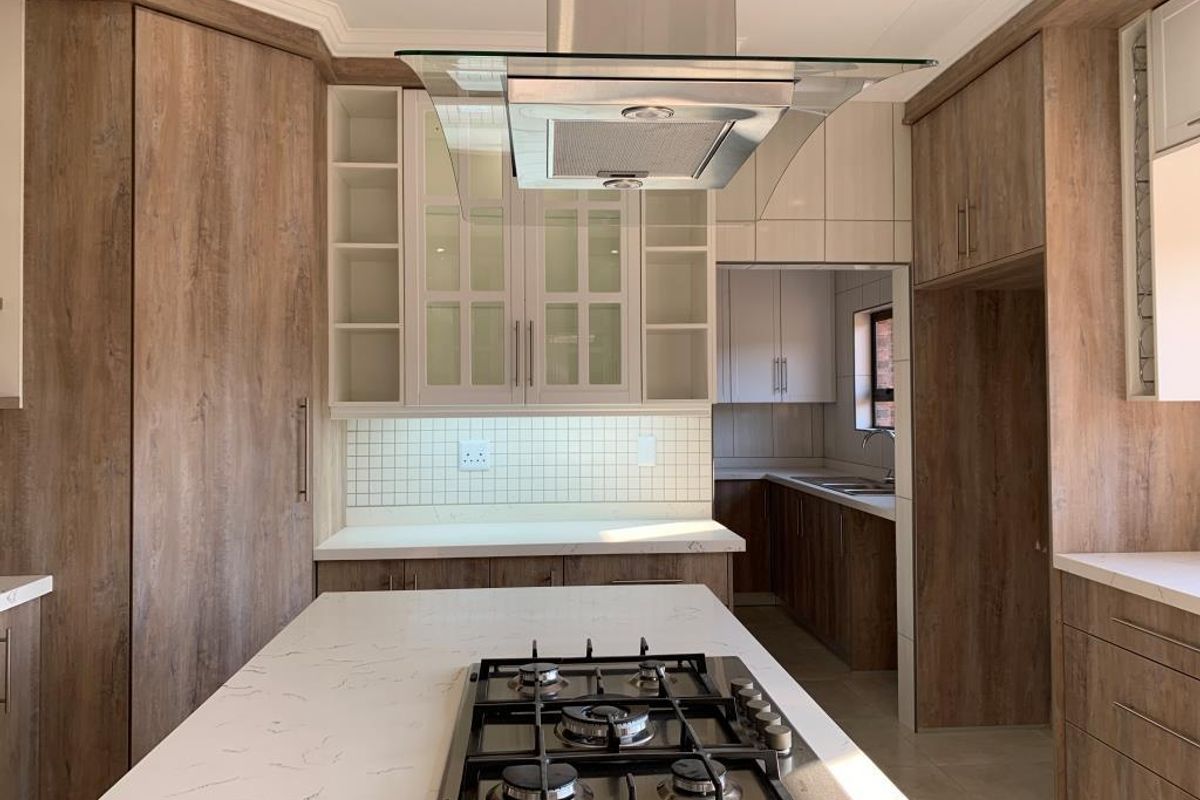 Classic Modern Living in the Bushveld. Your Dream Home Awaits in Kranspoort Vakansiedorp - Photo 3