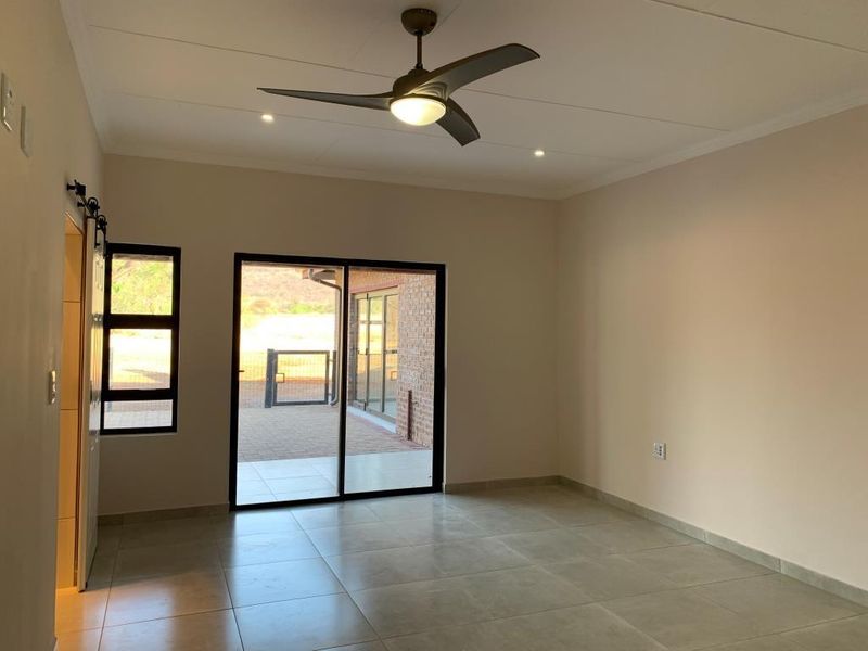 Classic Modern Living in the Bushveld. Your Dream Home Awaits in Kranspoort Vakansiedorp - Photo 7